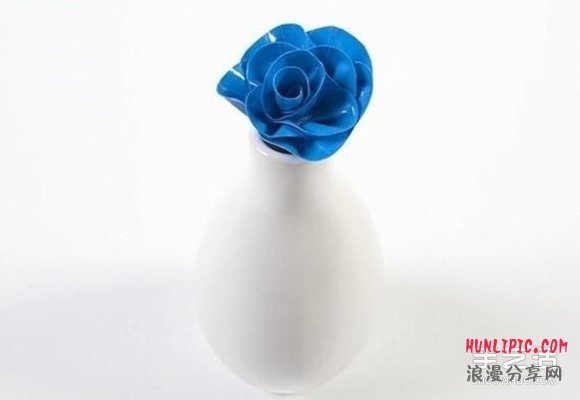 如何制作胶带玫瑰花 彩色胶带玫瑰花的做法 -  www.shouyihuo.com